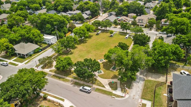 1716 5th Avenue, Fort Worth, TX 76110