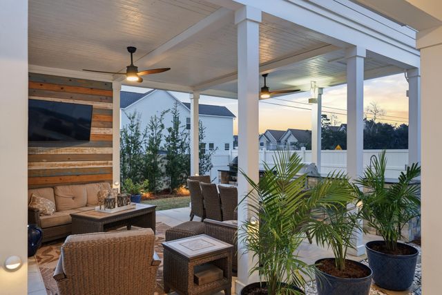 725 Landing Circle, Panama City Beach, FL 32413