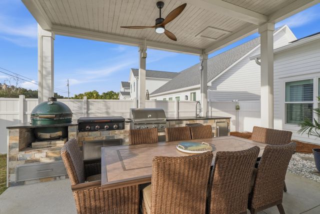 725 Landing Circle, Panama City Beach, FL 32413