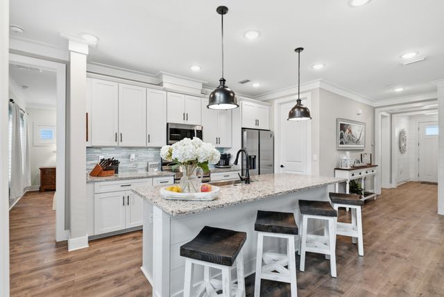 725 Landing Circle, Panama City Beach, FL 32413