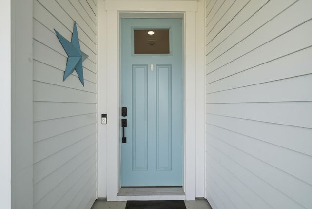 725 Landing Circle, Panama City Beach, FL 32413