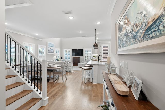 725 Landing Circle, Panama City Beach, FL 32413