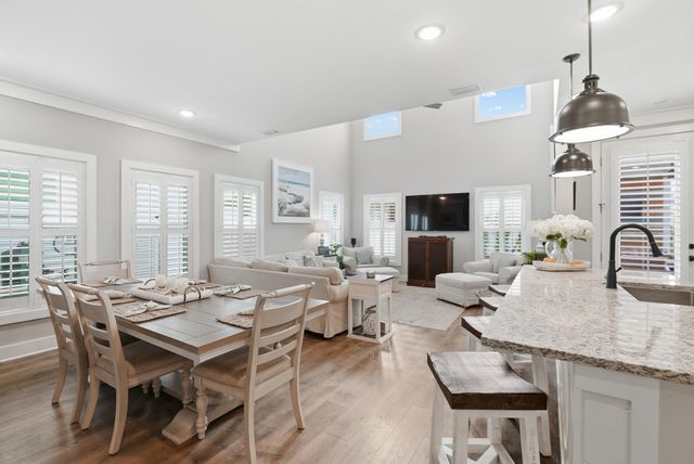 725 Landing Circle, Panama City Beach, FL 32413