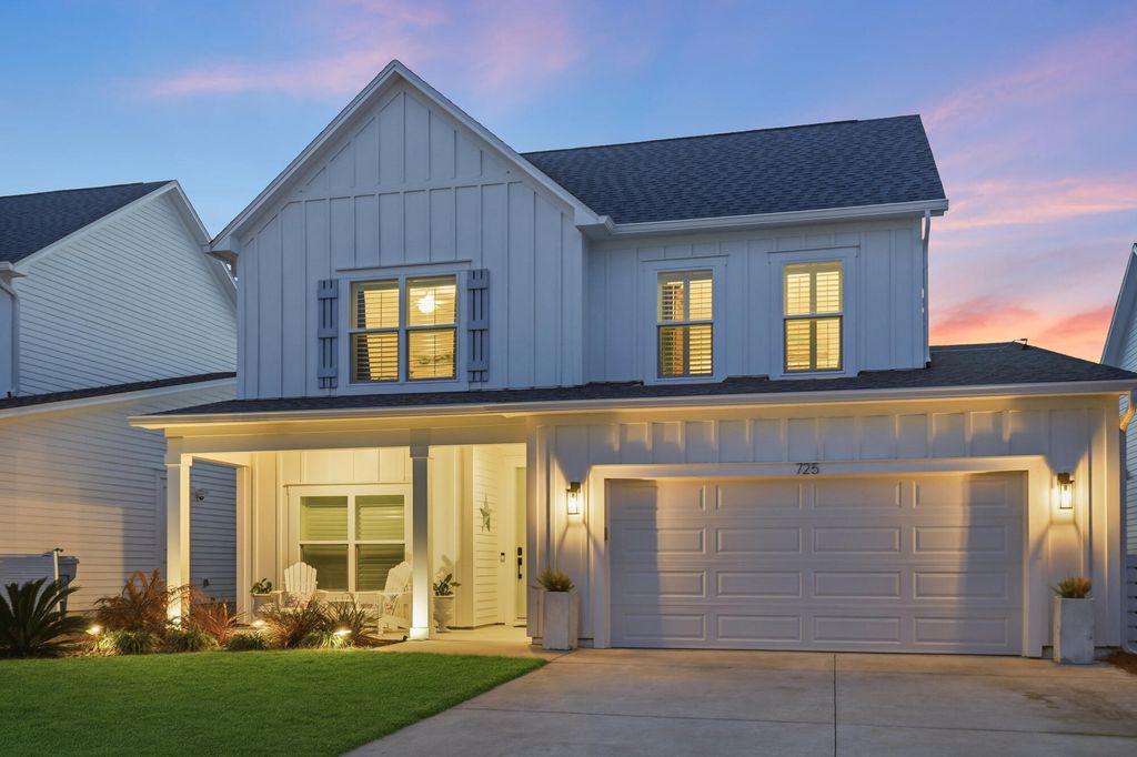 725 Landing Circle, Panama City Beach, FL 32413