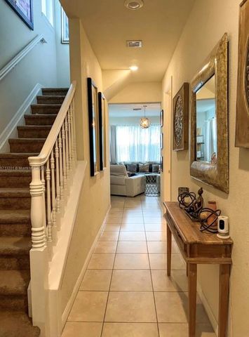 5035 Eucalyptus Dr, Hollywood, FL 33021