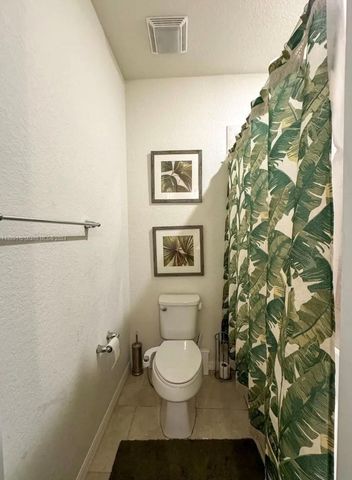 5035 Eucalyptus Dr, Hollywood, FL 33021