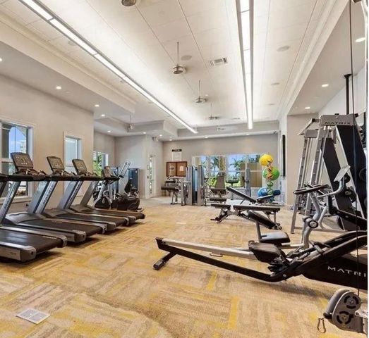 5035 Eucalyptus Dr, Hollywood, FL 33021