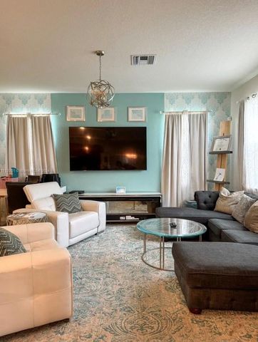 5035 Eucalyptus Dr, Hollywood, FL 33021