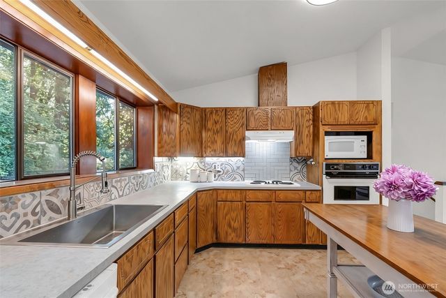 104 McMenomy Drive, Kelso, WA 98626