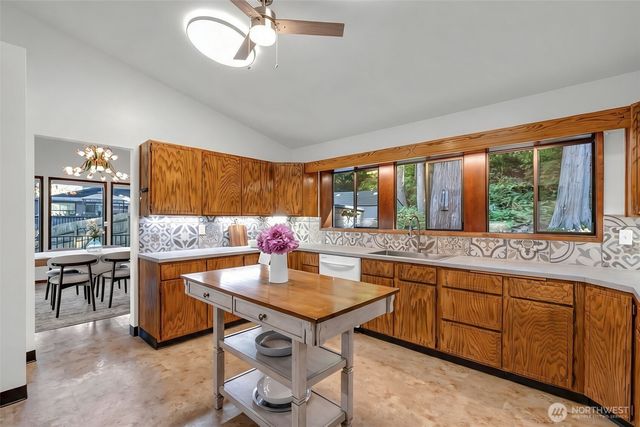 104 McMenomy Drive, Kelso, WA 98626