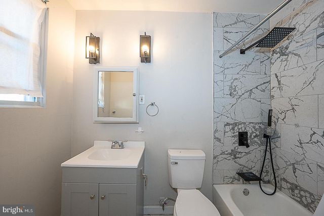 565 CHESTER PIKE, Prospect Park, PA 19076