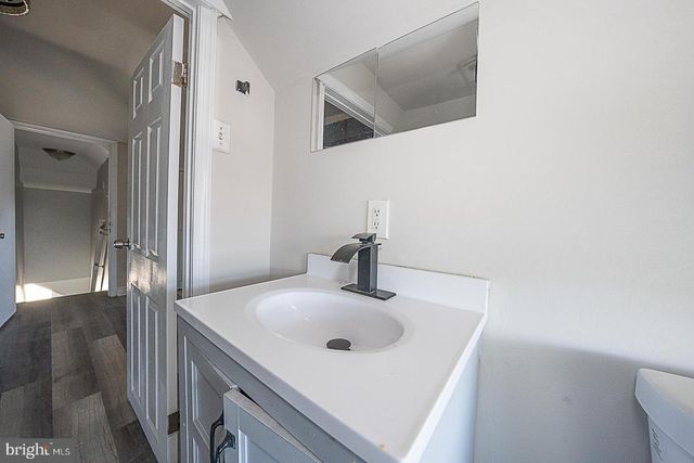 565 CHESTER PIKE, Prospect Park, PA 19076