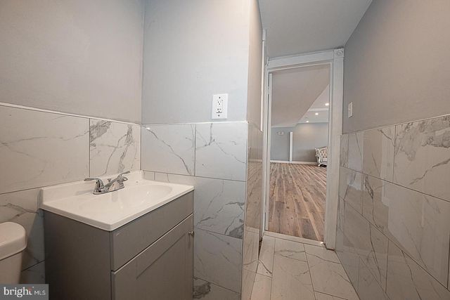 565 CHESTER PIKE, Prospect Park, PA 19076