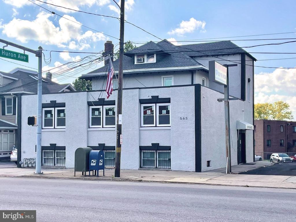 565 CHESTER PIKE, Prospect Park, PA 19076