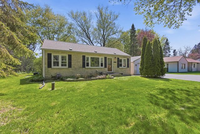 12215 W Mcshane ROAD, Franklin, WI 53132