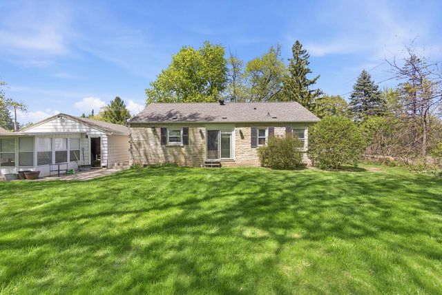 12215 W Mcshane ROAD, Franklin, WI 53132