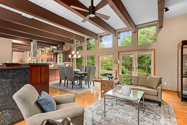 16 Cascade Key, Bellevue, WA 98006