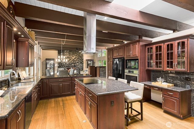 16 Cascade Key, Bellevue, WA 98006