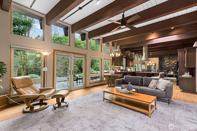 16 Cascade Key, Bellevue, WA 98006