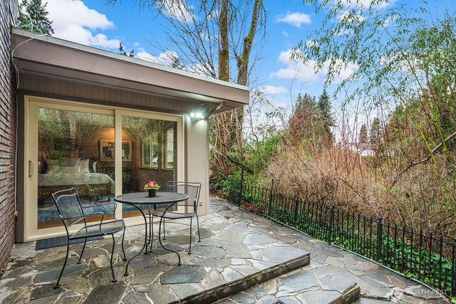 16 Cascade Key, Bellevue, WA 98006