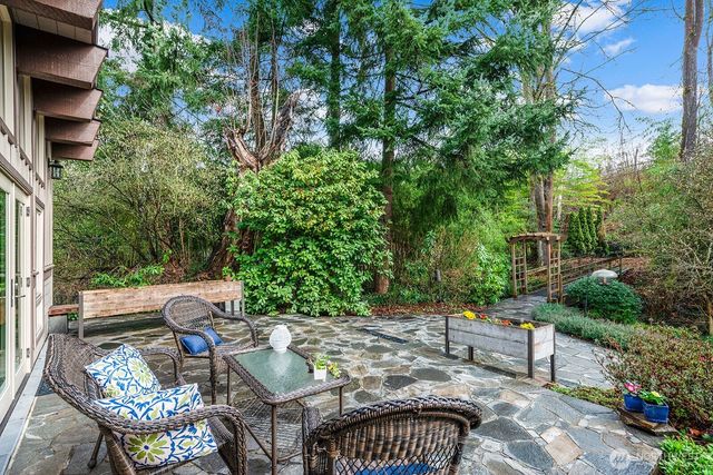 16 Cascade Key, Bellevue, WA 98006