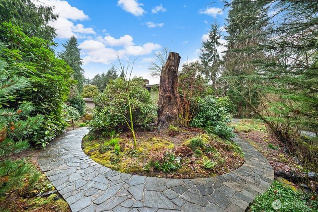 16 Cascade Key, Bellevue, WA 98006