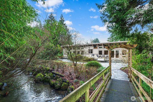 16 Cascade Key, Bellevue, WA 98006