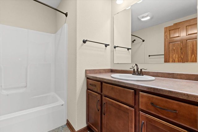 N173W19972 Creekside DRIVE, Jackson, WI 53037