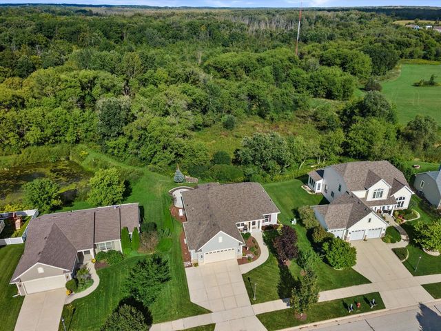 N173W19972 Creekside DRIVE, Jackson, WI 53037