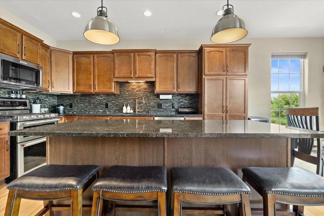 N173W19972 Creekside DRIVE, Jackson, WI 53037