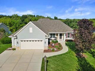 N173W19972 Creekside DRIVE, Jackson, WI 53037