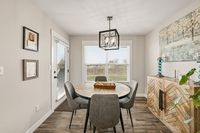 2491 GREENSIDE DR, Boonville, MO 65233