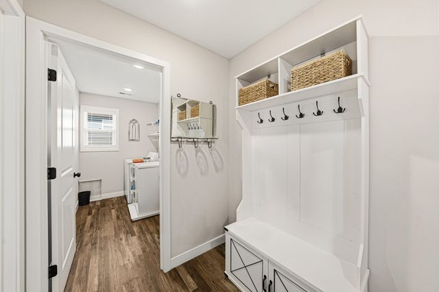 2491 GREENSIDE DR, Boonville, MO 65233