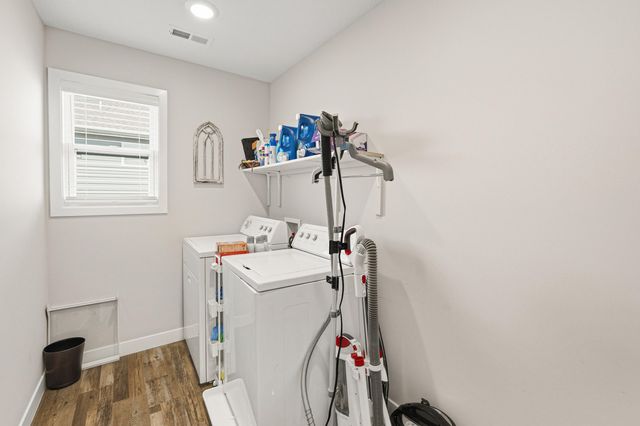 2491 GREENSIDE DR, Boonville, MO 65233