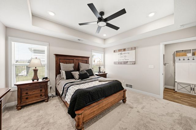 2491 GREENSIDE DR, Boonville, MO 65233