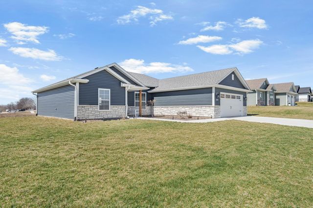 2491 GREENSIDE DR, Boonville, MO 65233