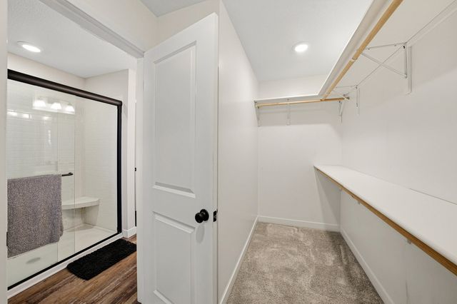 2491 GREENSIDE DR, Boonville, MO 65233