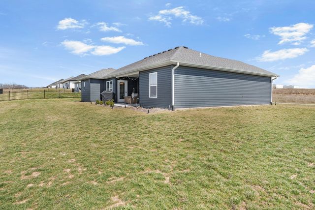 2491 GREENSIDE DR, Boonville, MO 65233