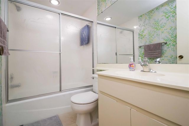 5476 SWIFT ROAD 19, Sarasota, FL 34231