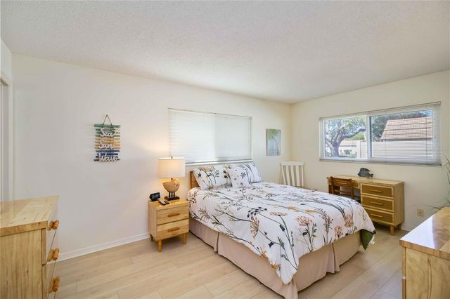 5476 SWIFT ROAD 19, Sarasota, FL 34231