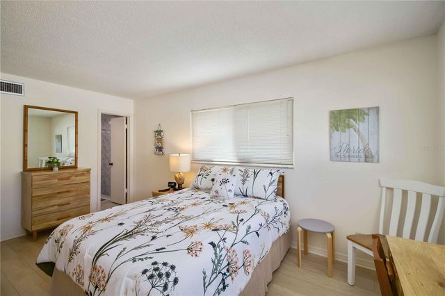 5476 SWIFT ROAD 19, Sarasota, FL 34231