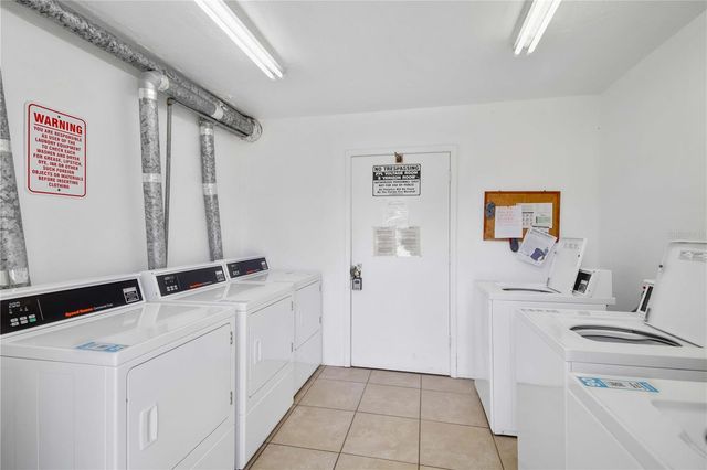 5476 SWIFT ROAD 19, Sarasota, FL 34231