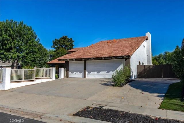 10900 Remmet Avenue, Chatsworth, CA 91311