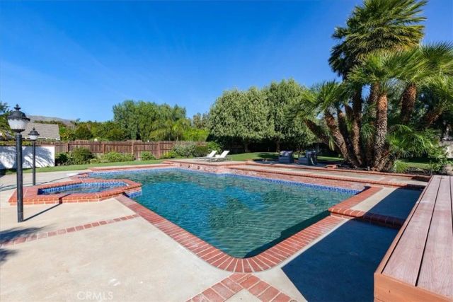 10900 Remmet Avenue, Chatsworth, CA 91311