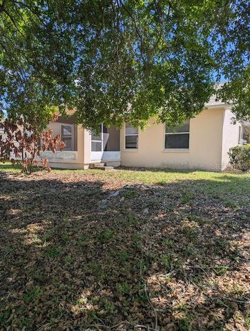 108 TWIN LAKE CIRCLE, Umatilla, FL 32784