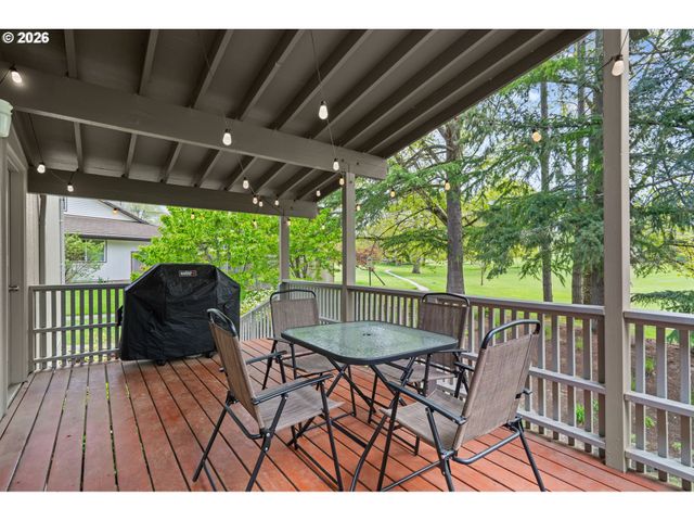 15051 Nw OAKMONT Loop, Beaverton, OR 97006