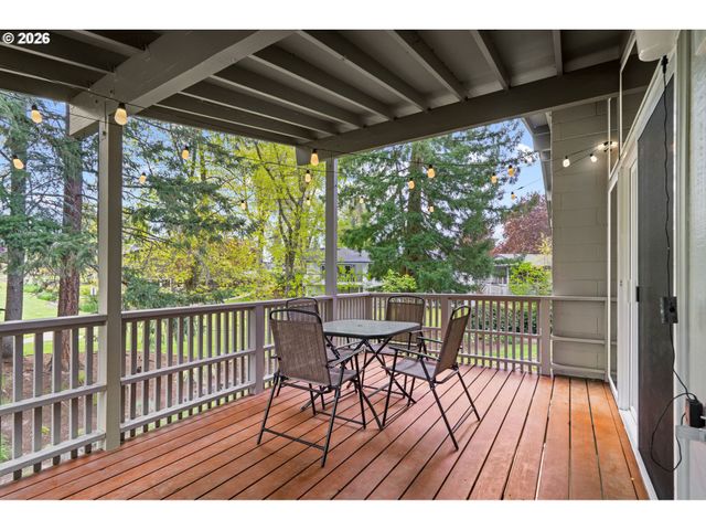 15051 Nw OAKMONT Loop, Beaverton, OR 97006