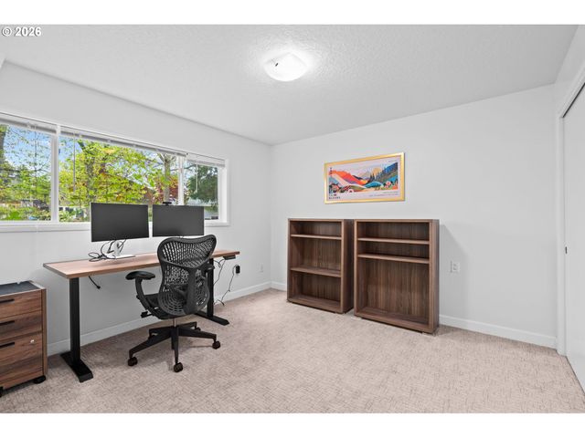 15051 Nw OAKMONT Loop, Beaverton, OR 97006