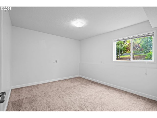 15051 Nw OAKMONT Loop, Beaverton, OR 97006