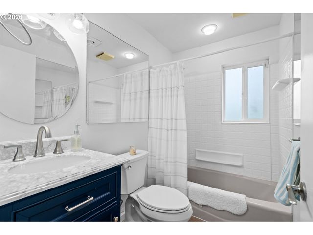 15051 Nw OAKMONT Loop, Beaverton, OR 97006